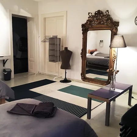Downtown Apartment *